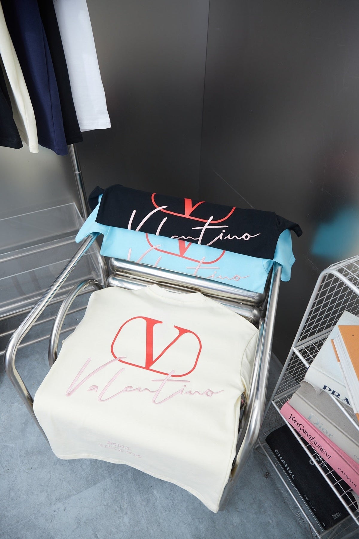V - TSHIRT