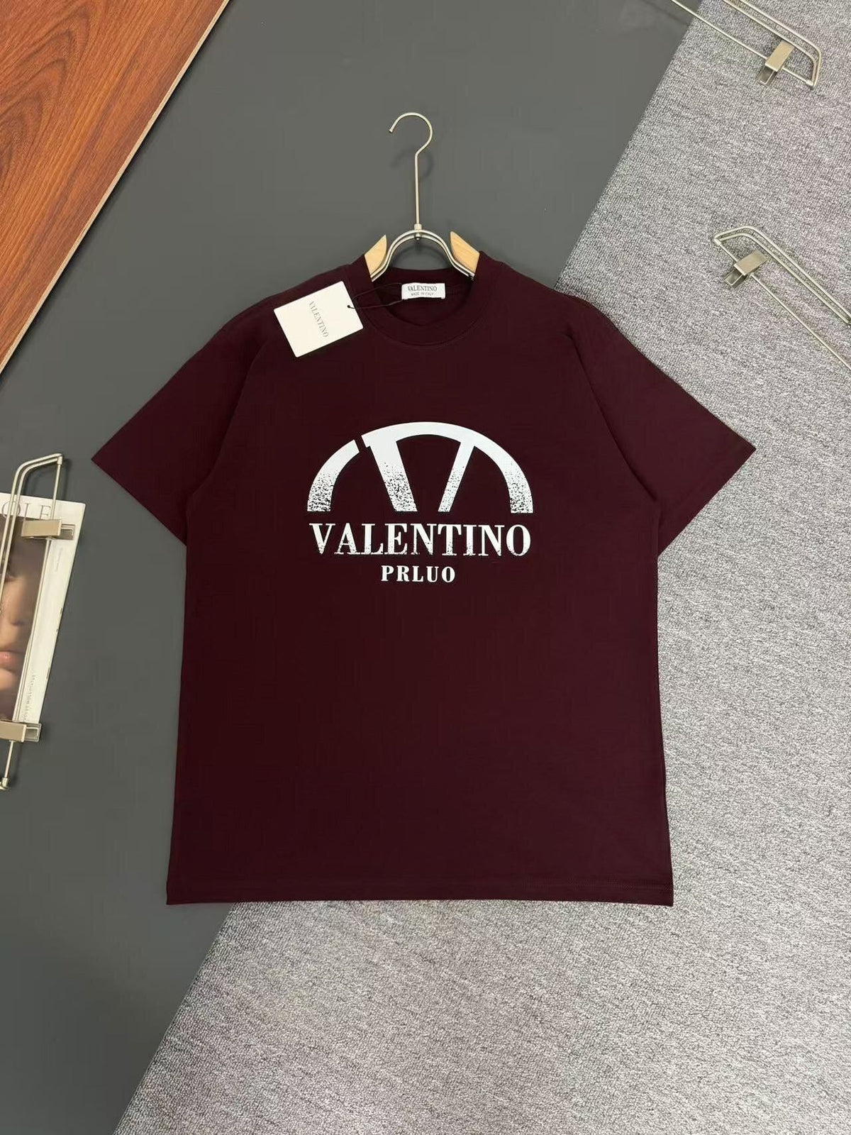 V - TSHIRT