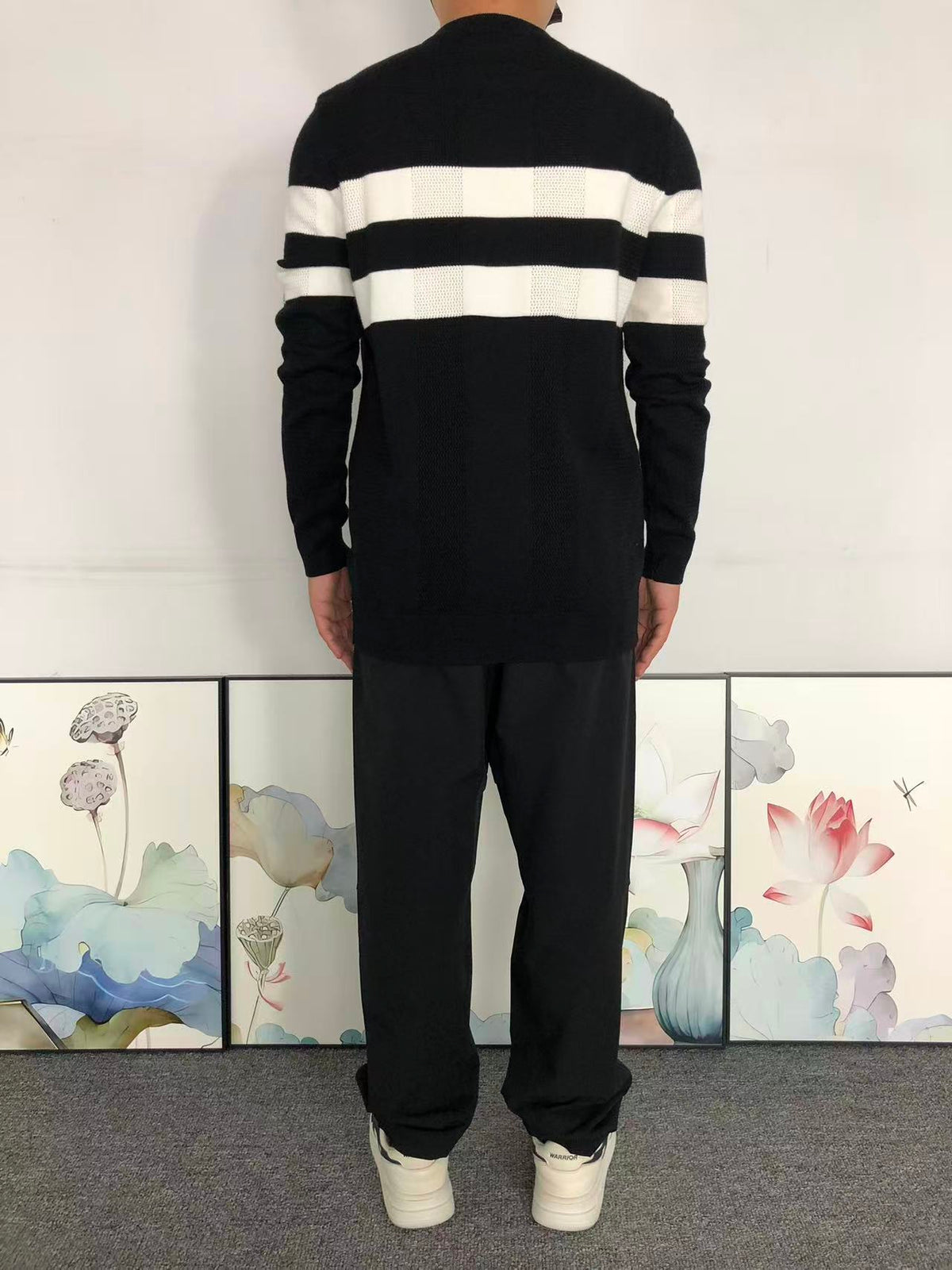 M - SWEATER