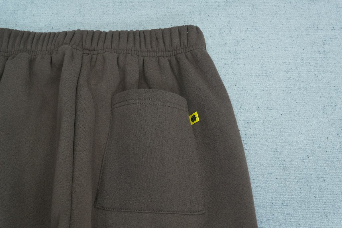 B - SWEATPANTS