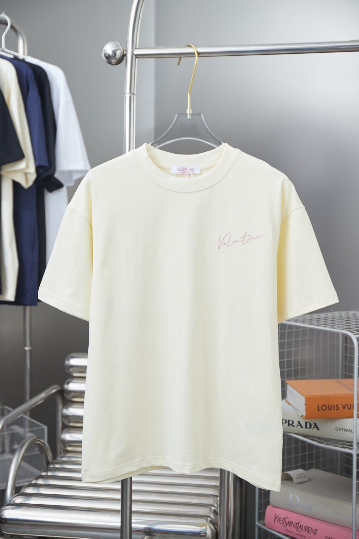 V - TSHIRT