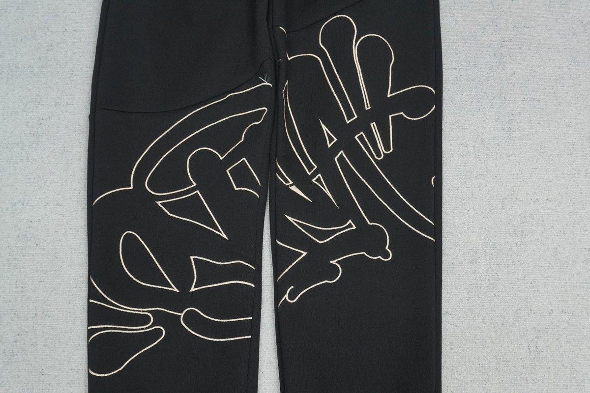 S - SWEATPANTS