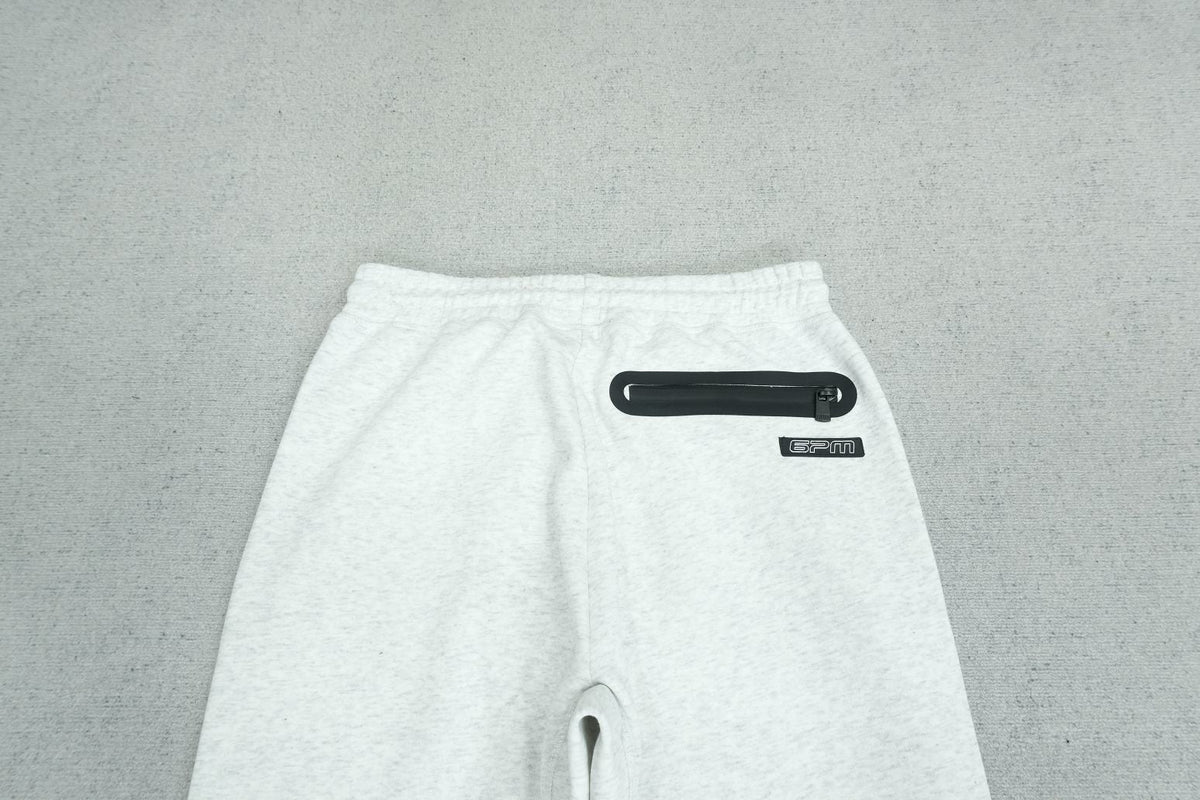 S - SWEATPANTS