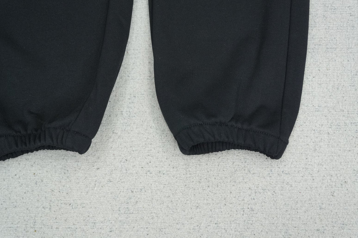 C - SWEATPANTS