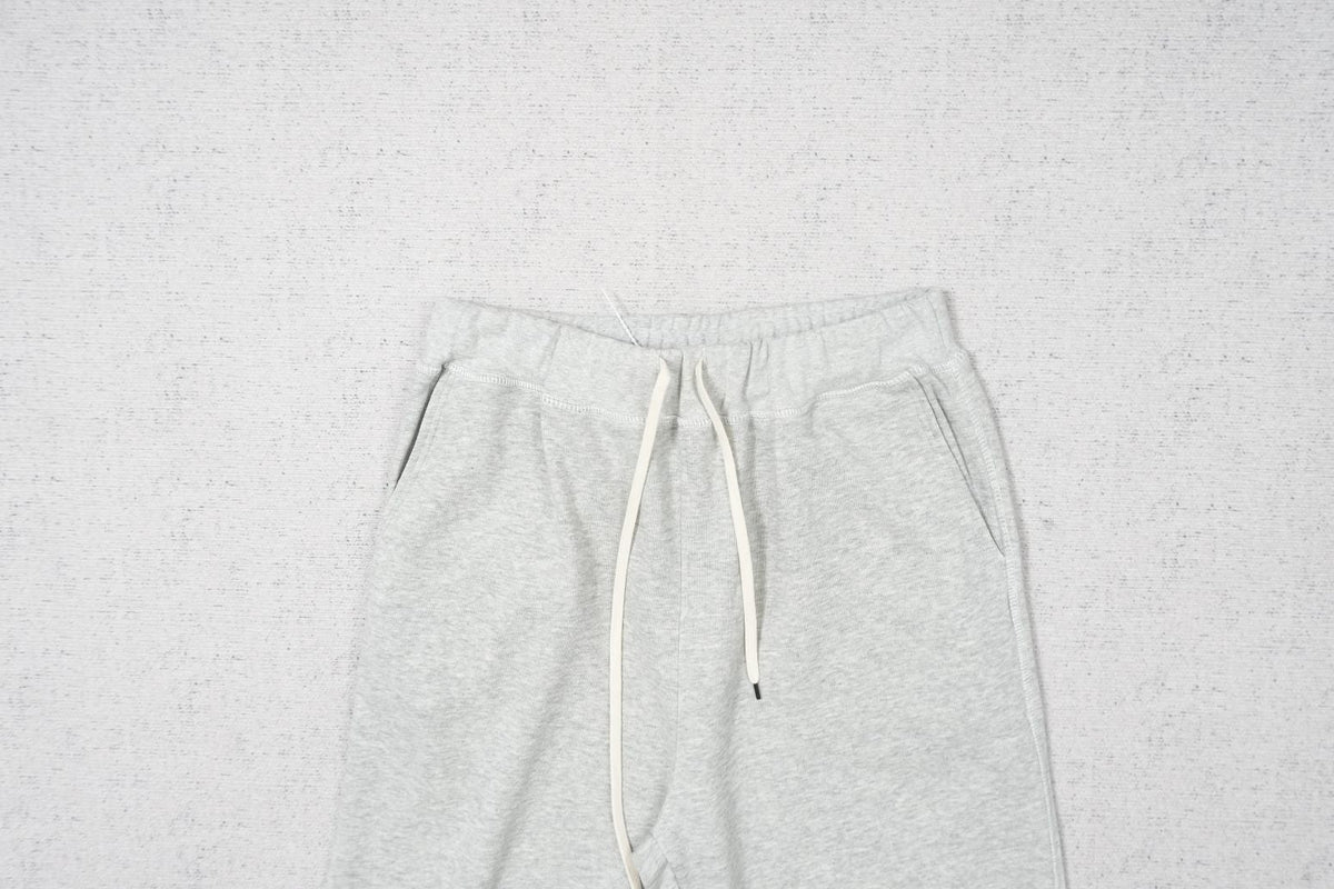 L - SWEATPANTS