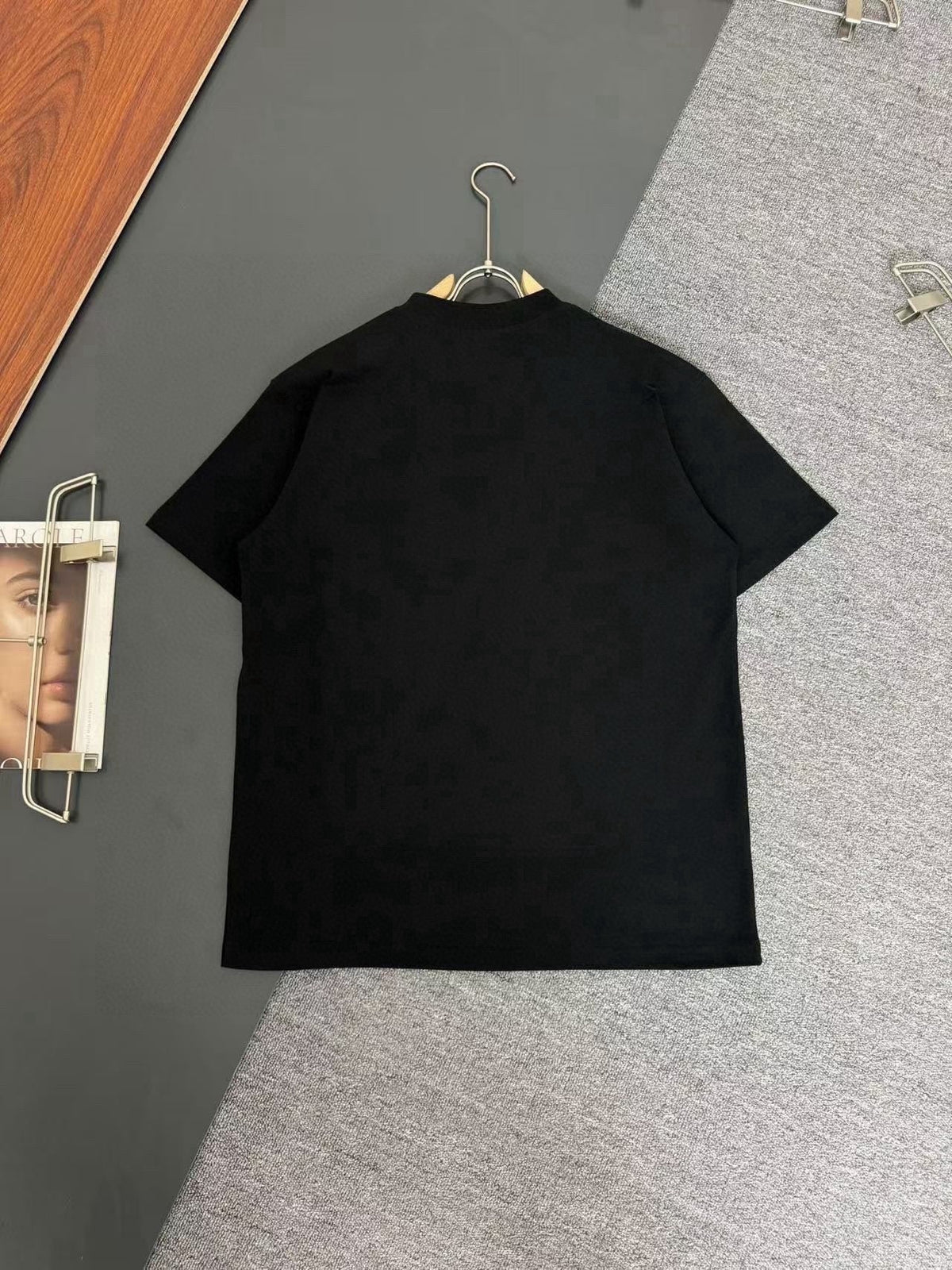 V - TSHIRT
