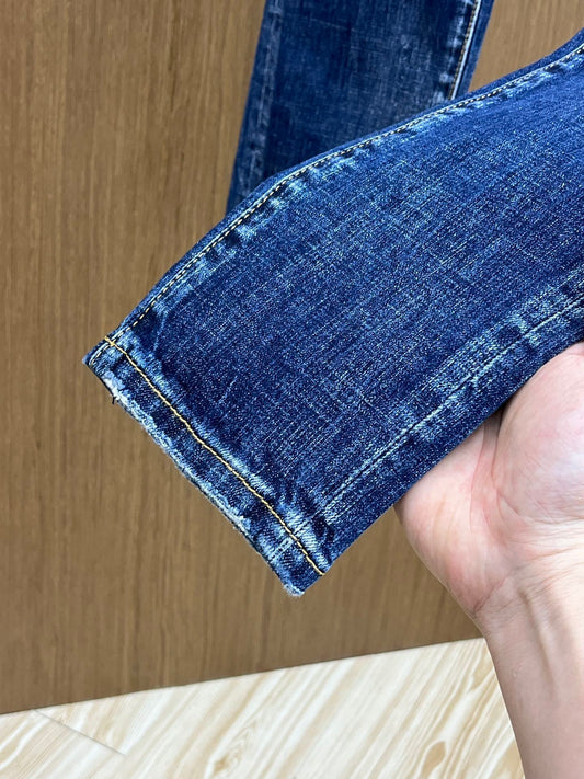 D - JEANS
