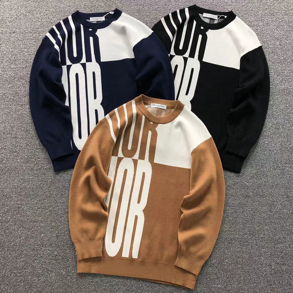 D - SWEATER