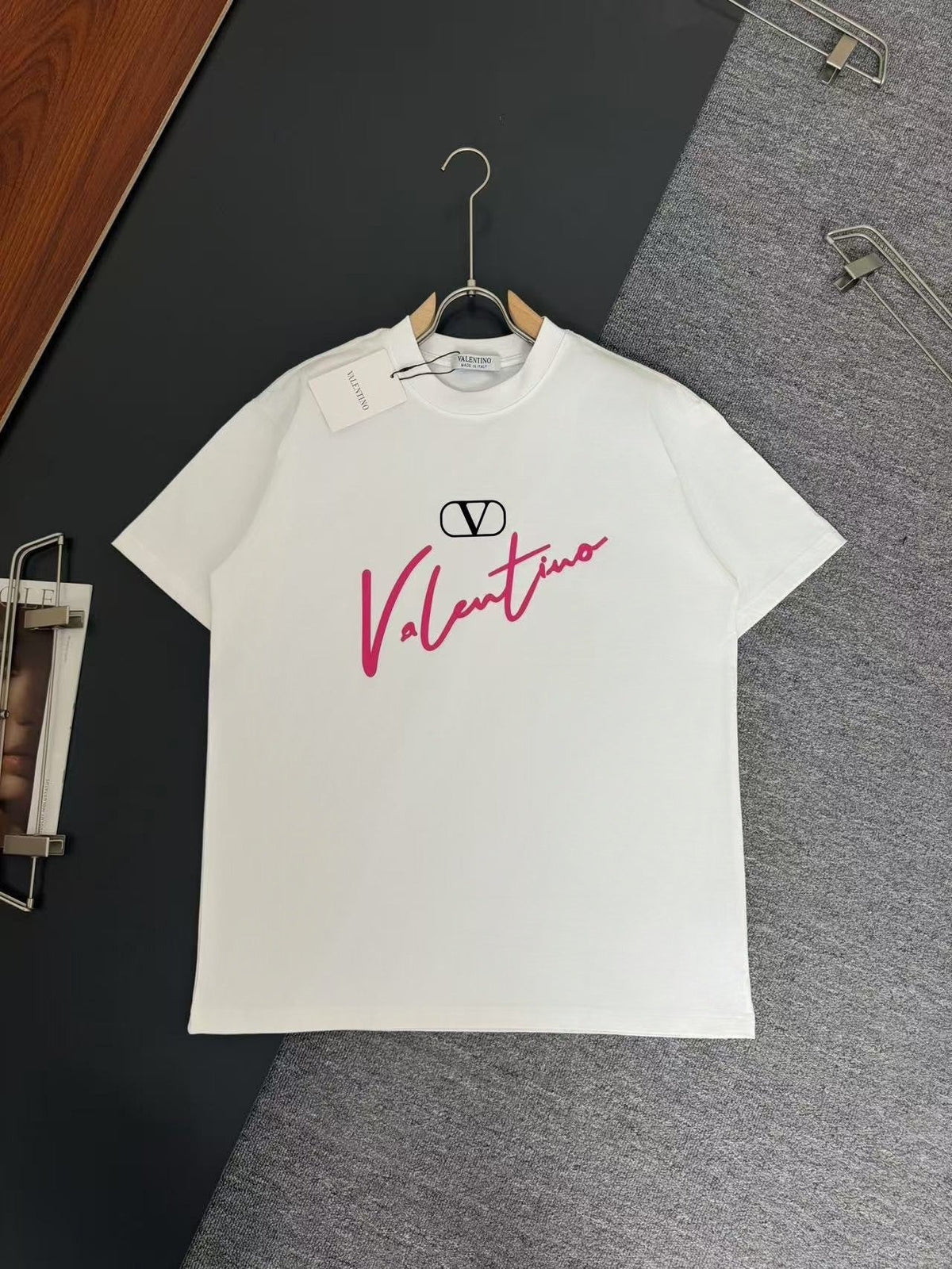 V - TSHIRT