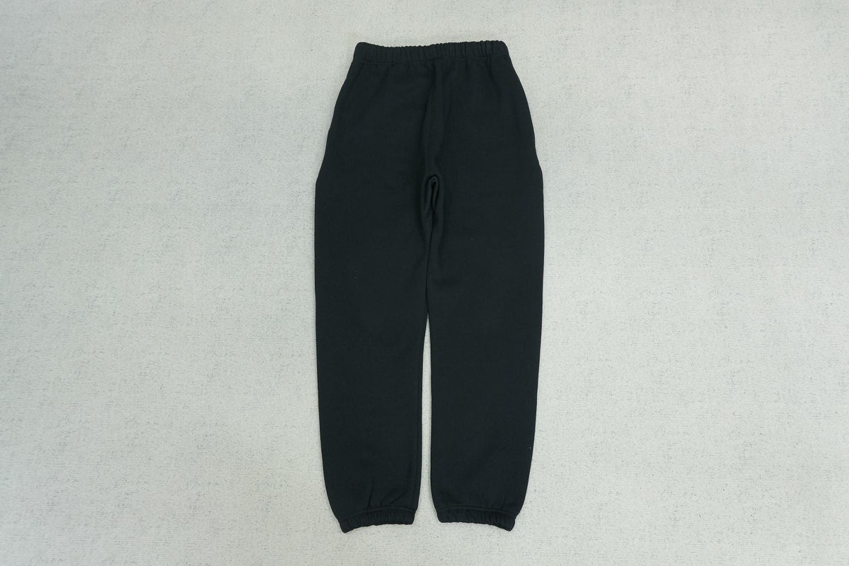 F - SWEATPANTS
