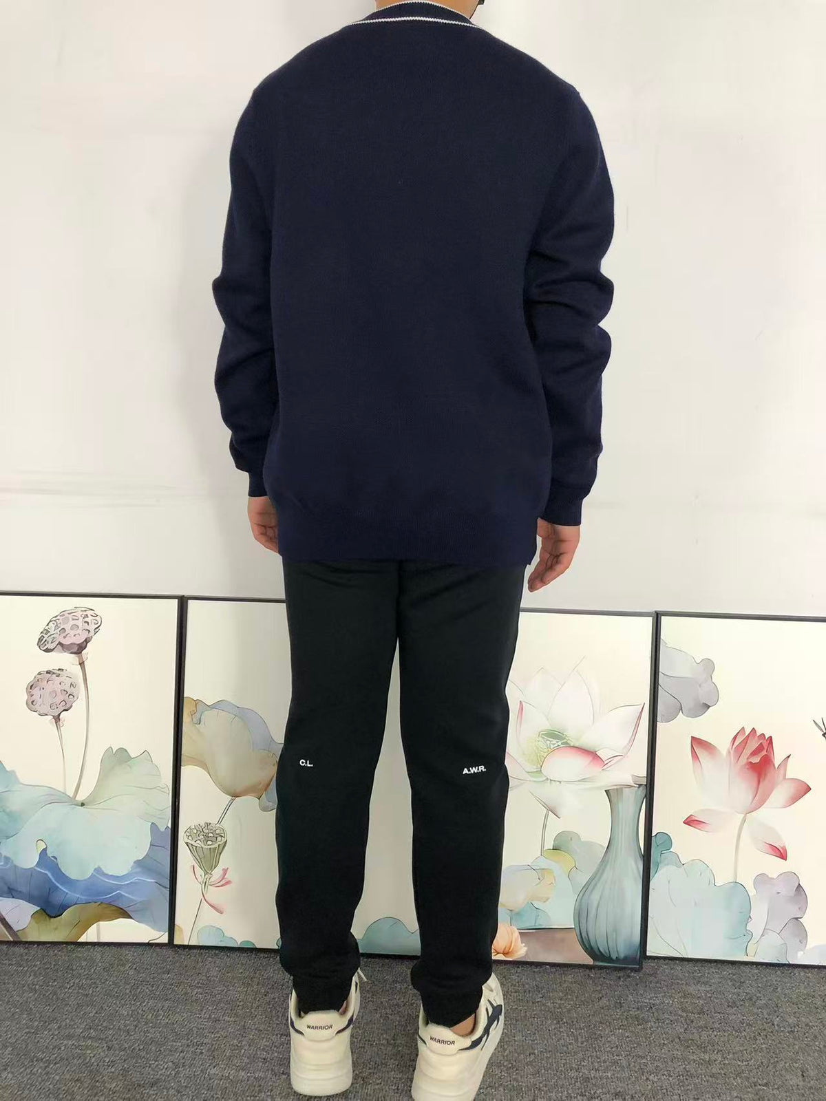 L - SWEATER