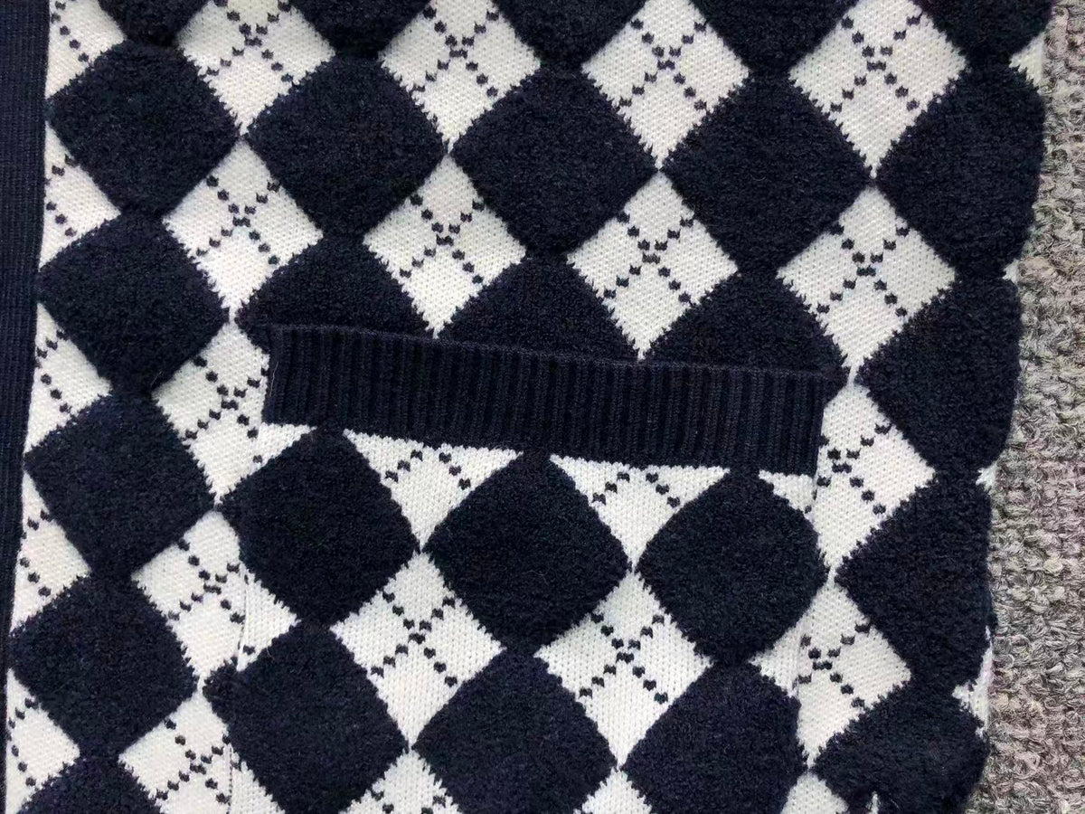 T - SWEATER