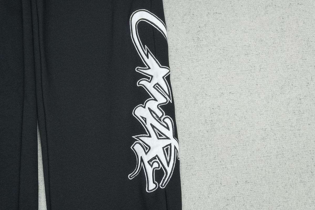 C - SWEATPANTS