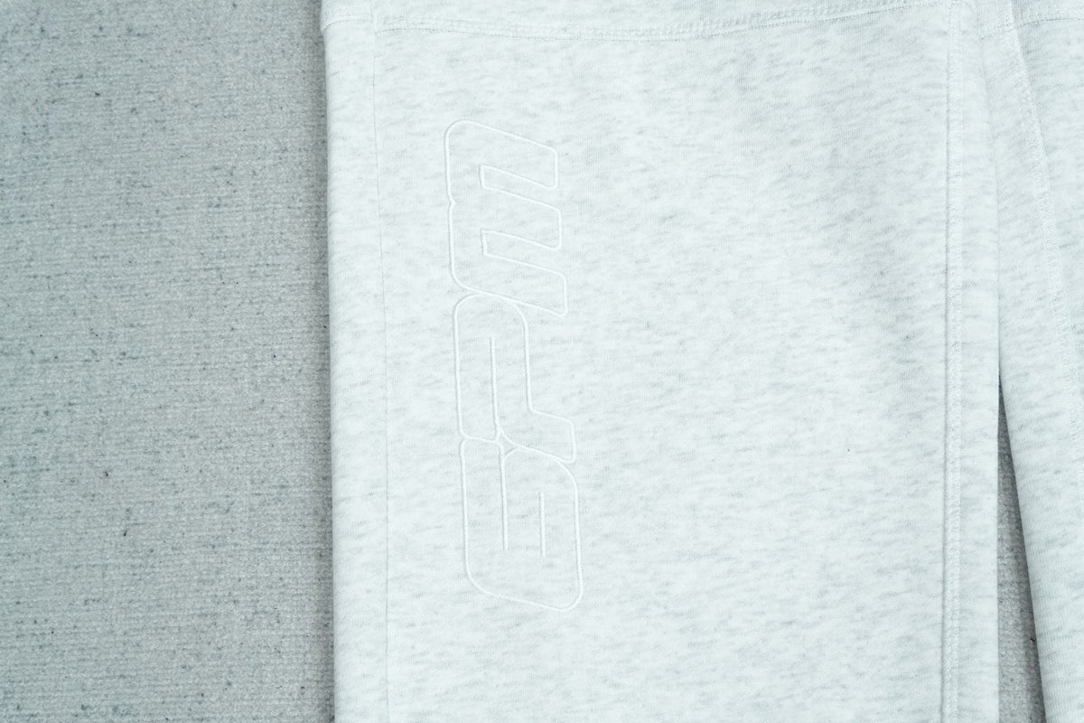 S - SWEATPANTS