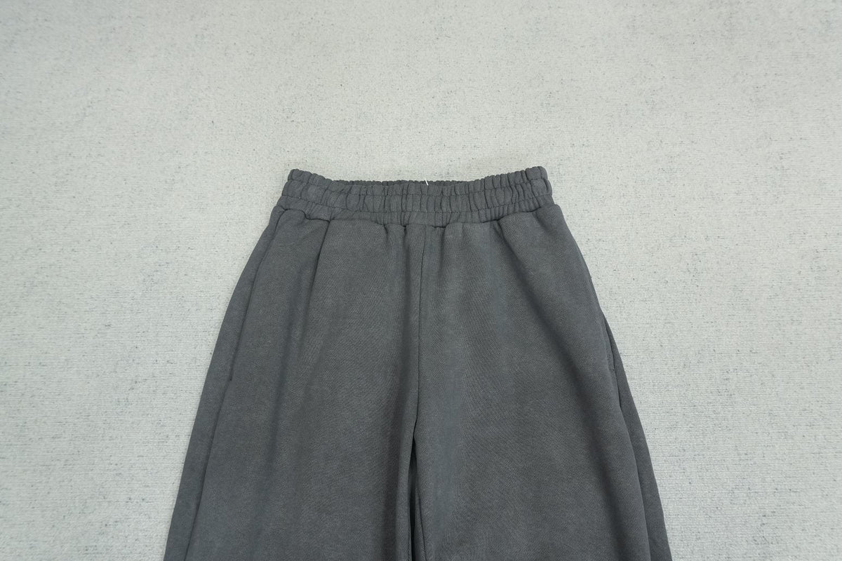 F - SWEATPANTS