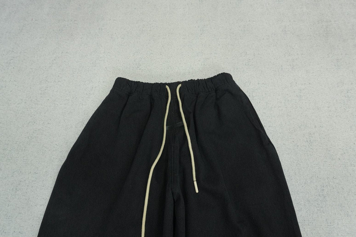 F - SWEATPANTS