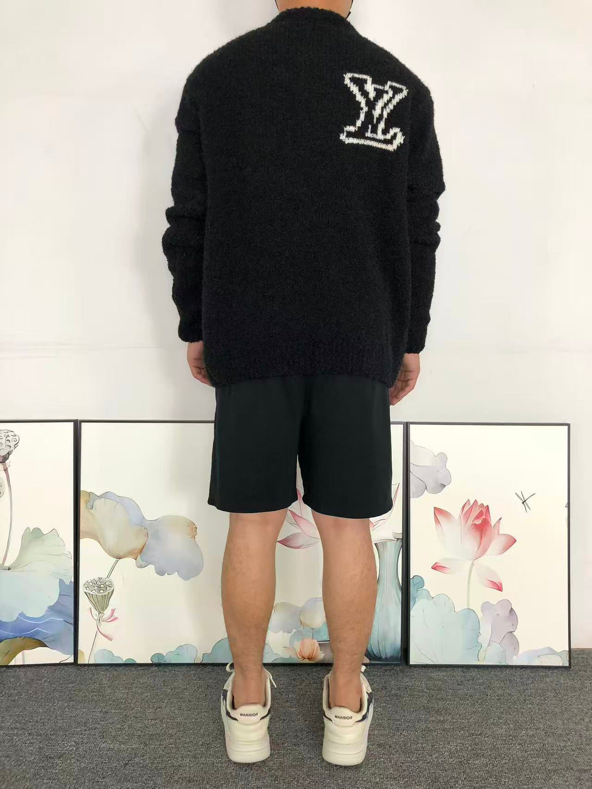 L - SWEATER