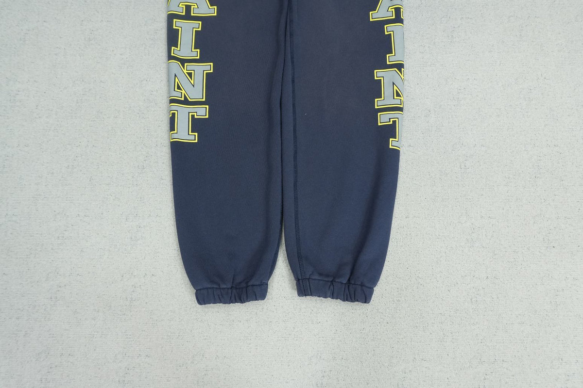 S - SWEATPANTS