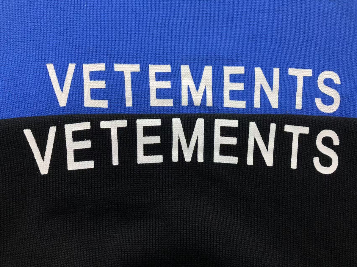 V - SWEATER