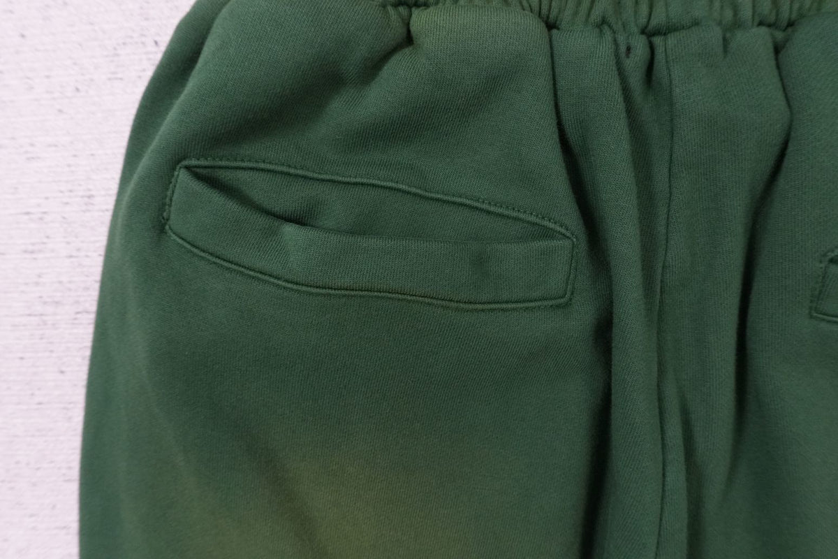 L - SWEATPANTS