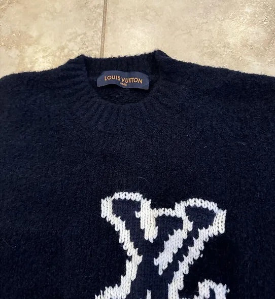 VELORE - LOUIS V SWEATER