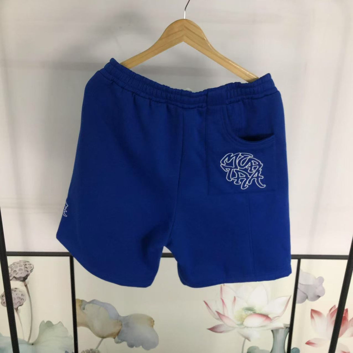 M - SHORTS