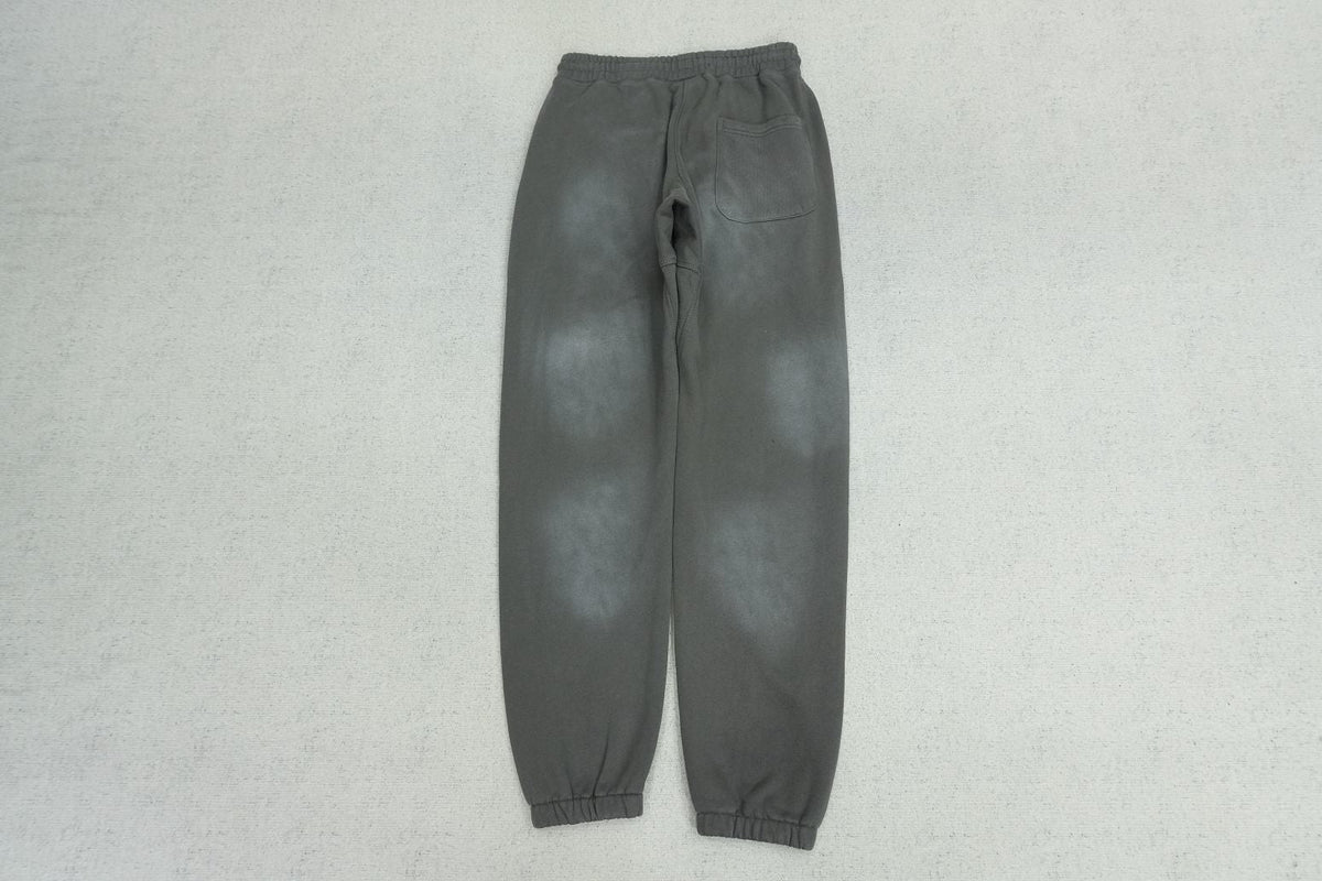 S - SWEATPANTS