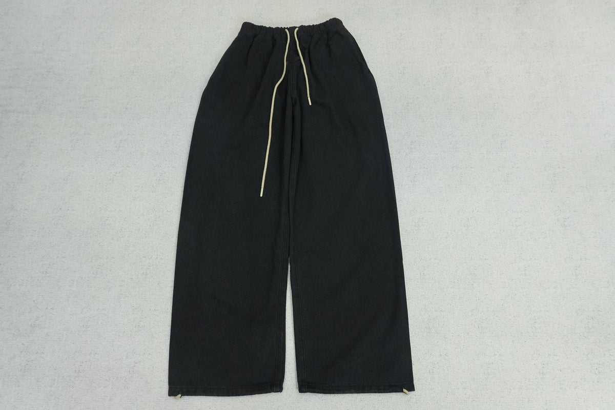 F - SWEATPANTS