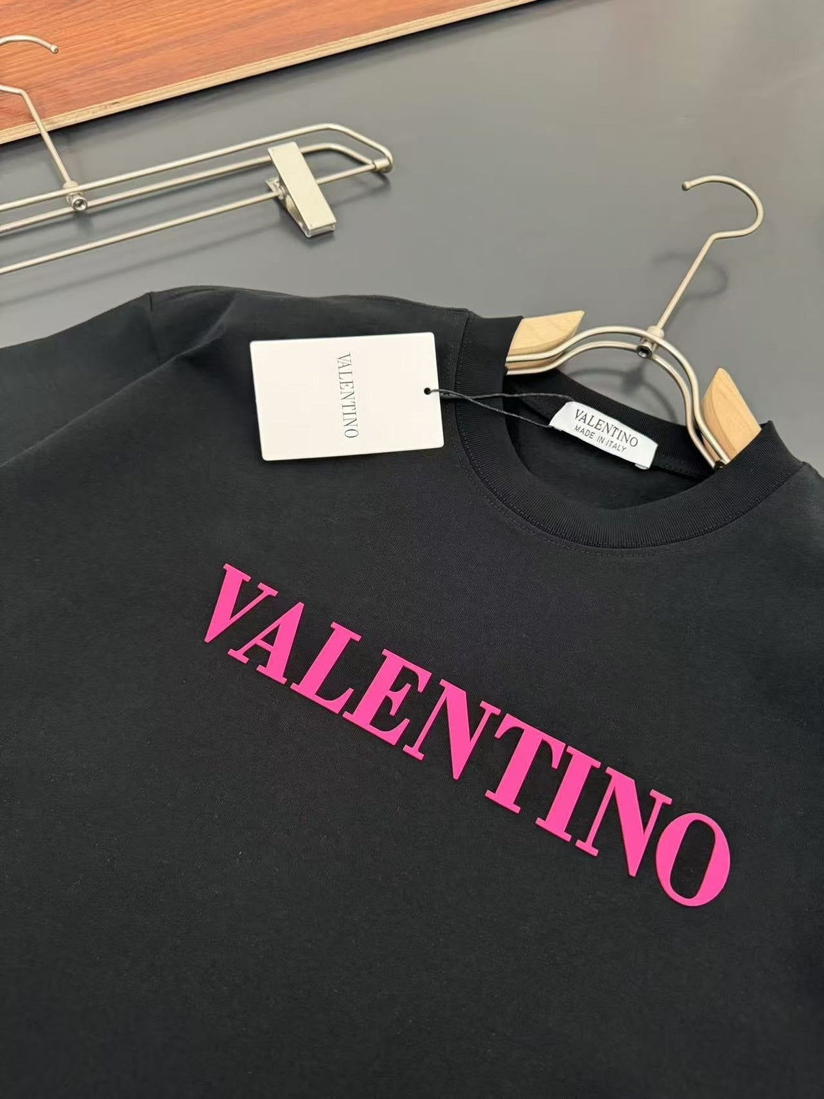 V - TSHIRT