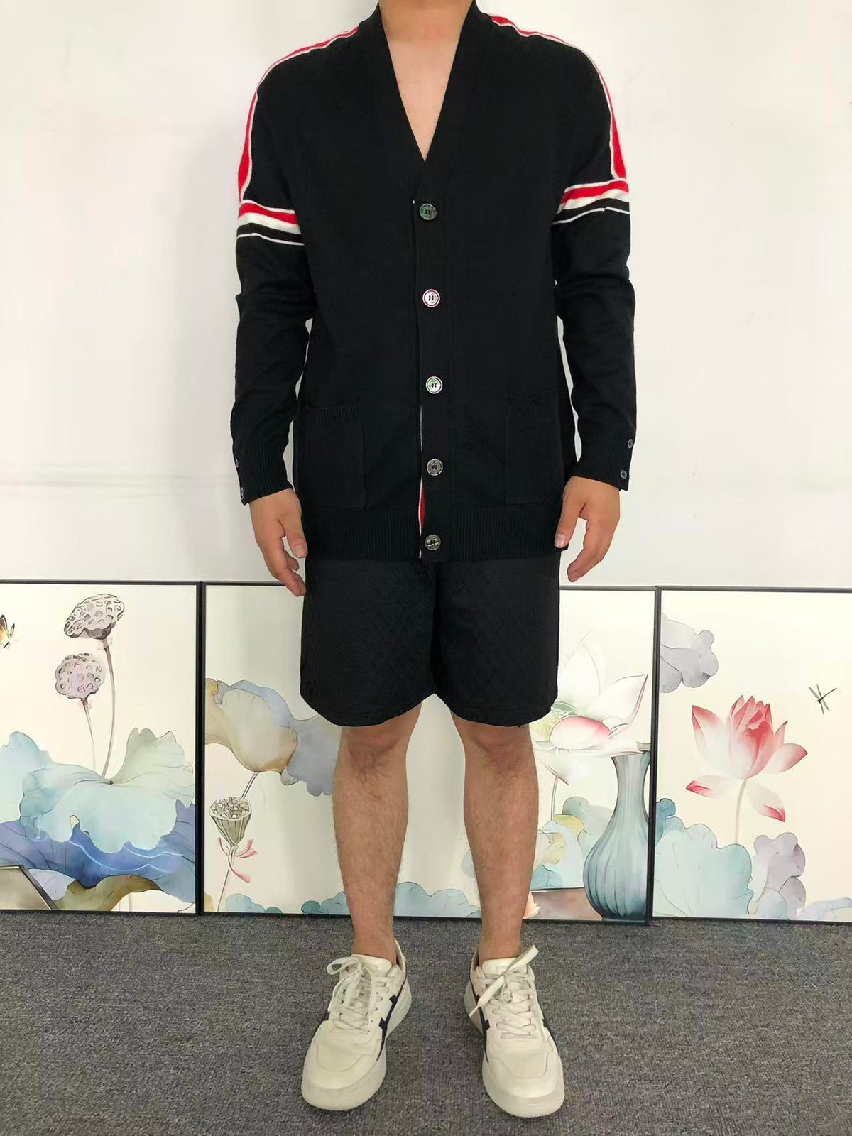 T - SWEATER