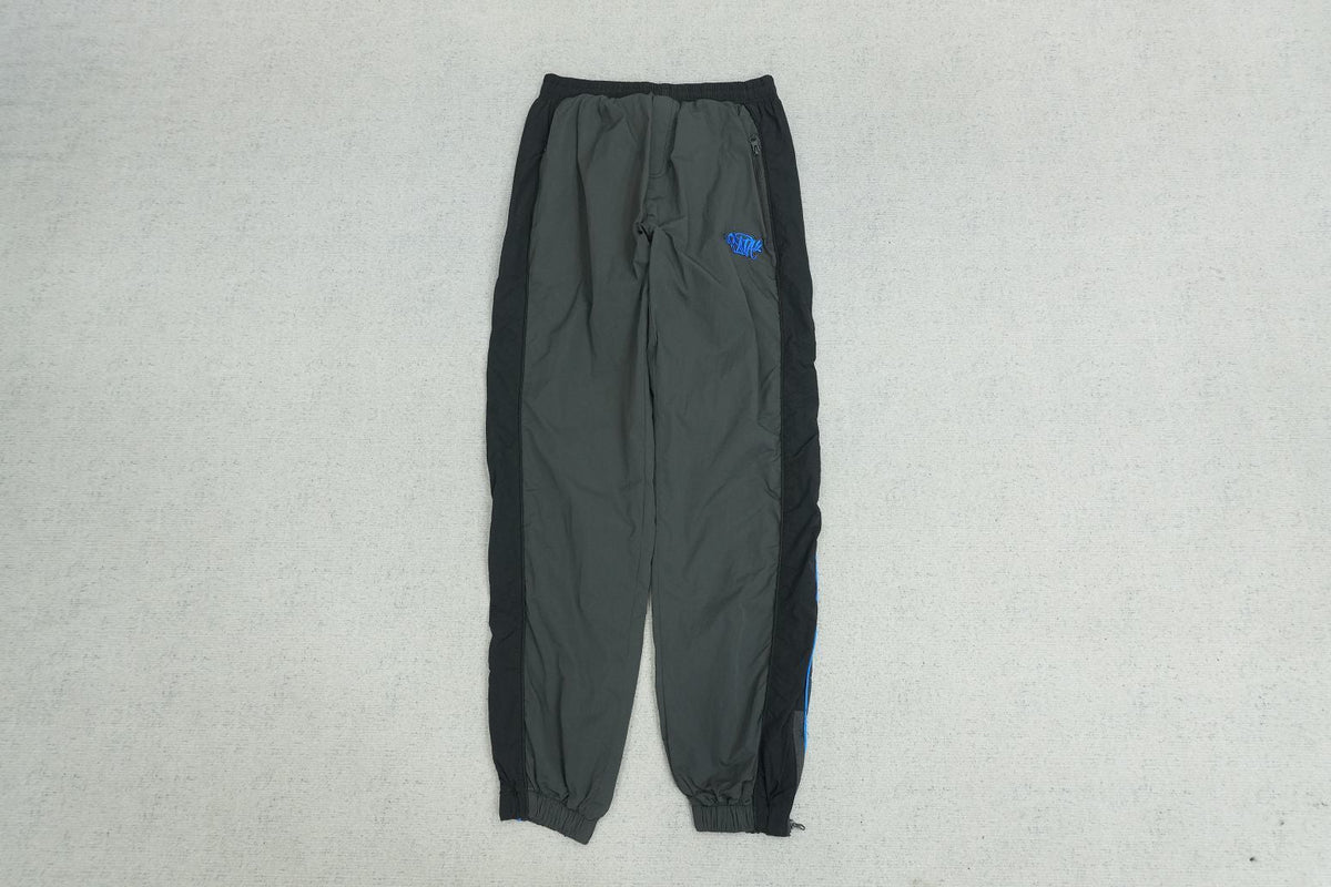S - SWEATPANTS
