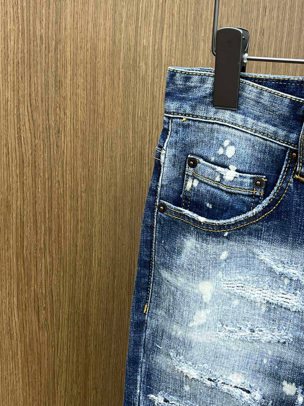 D - JEANS