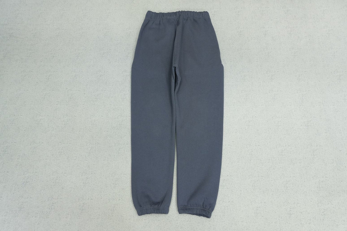 F - SWEATPANTS