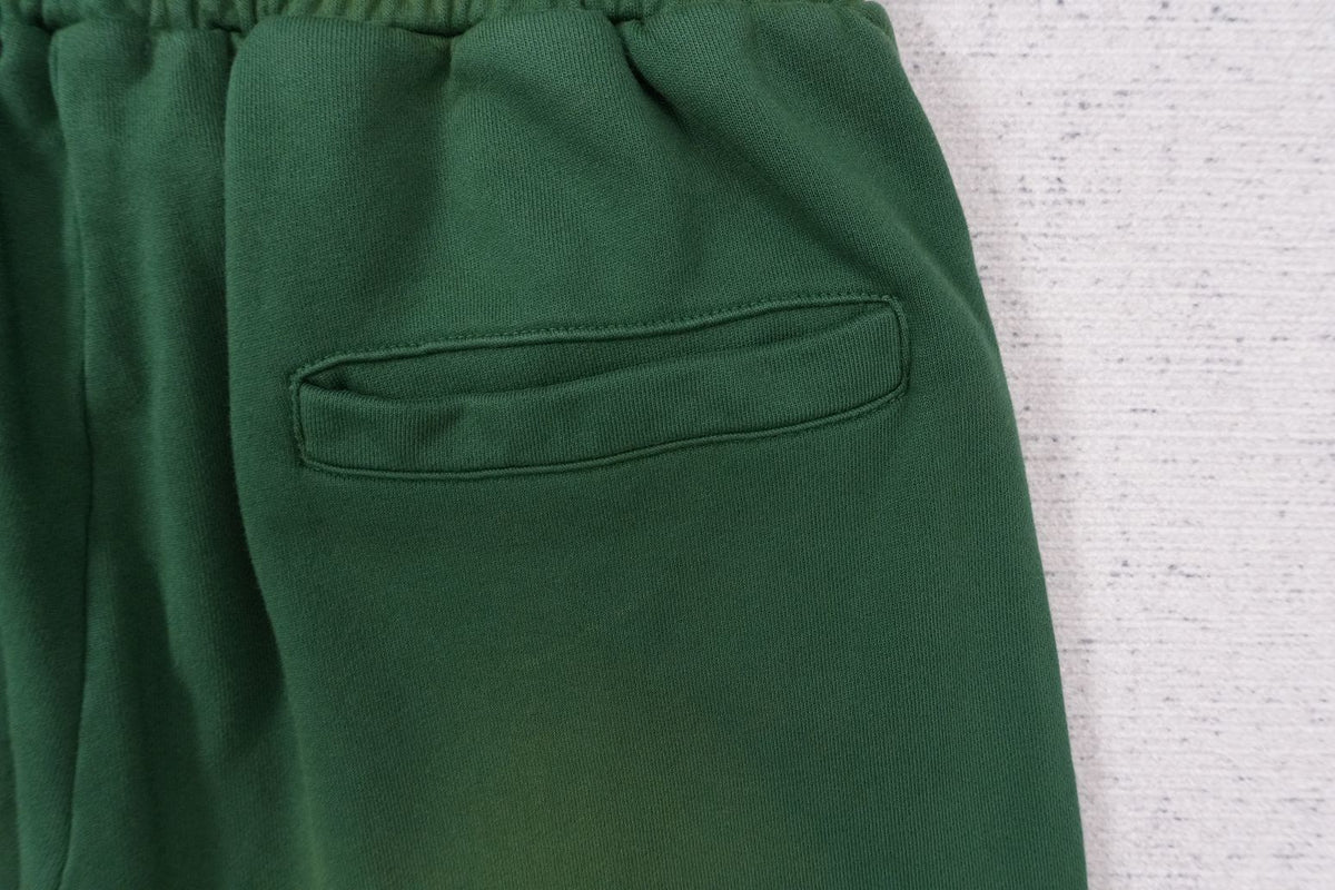 L - SWEATPANTS