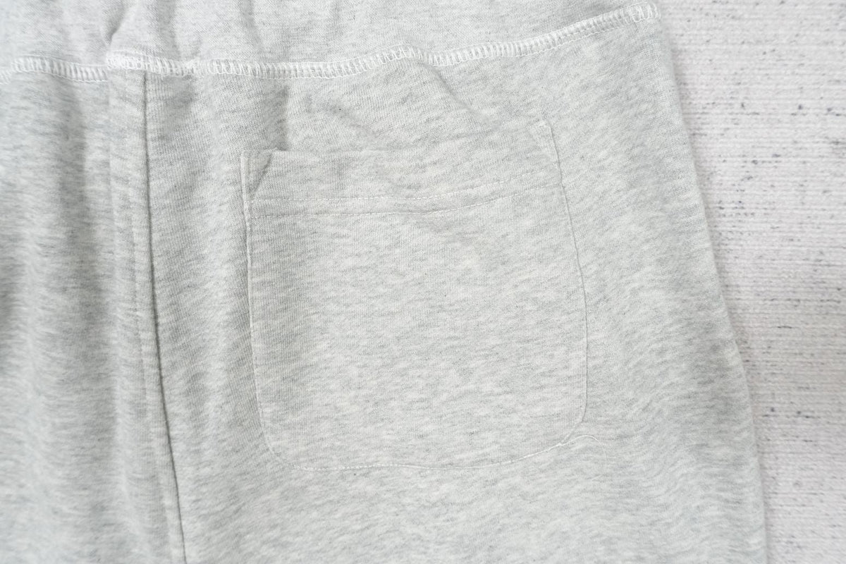 L - SWEATPANTS