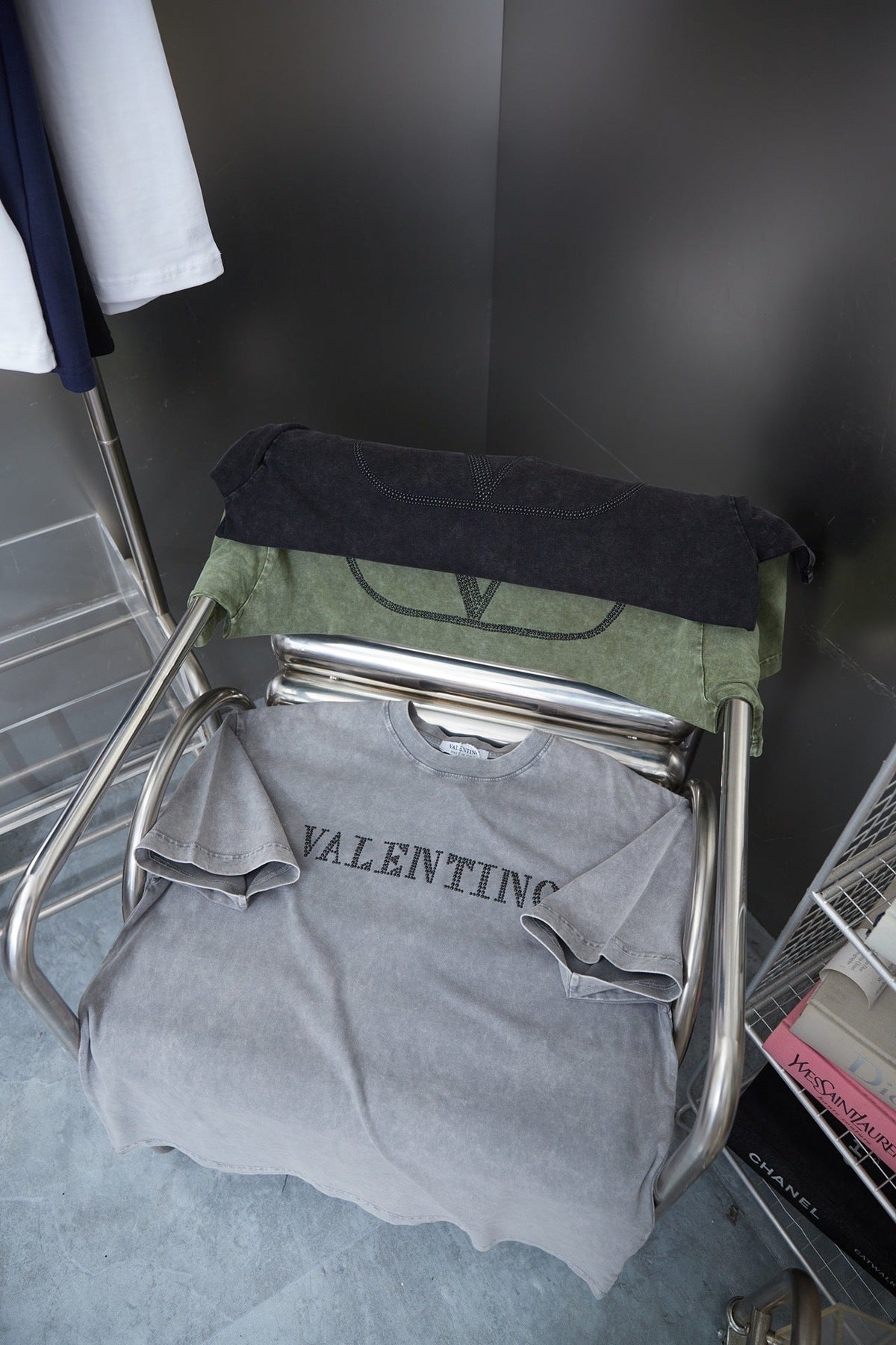 V - TSHIRT