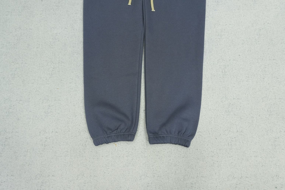 F - SWEATPANTS