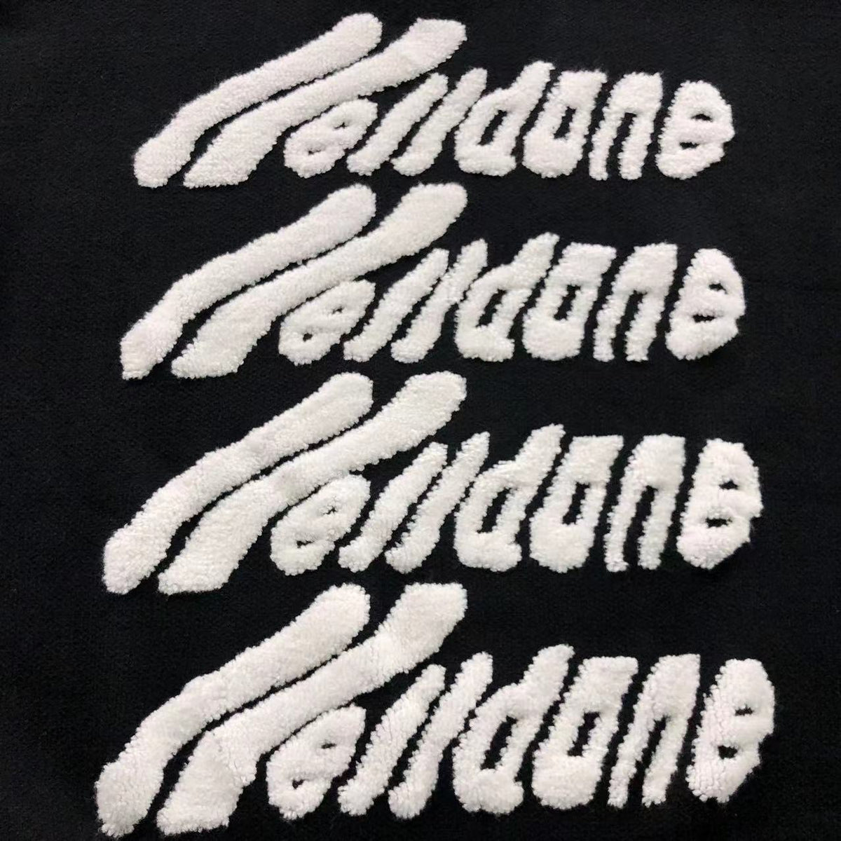 W - SWEATER
