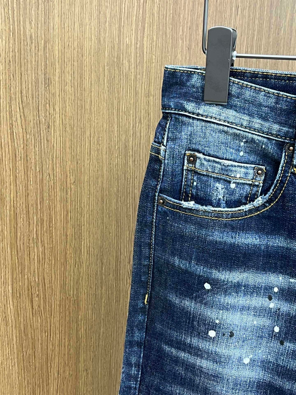 D - JEANS