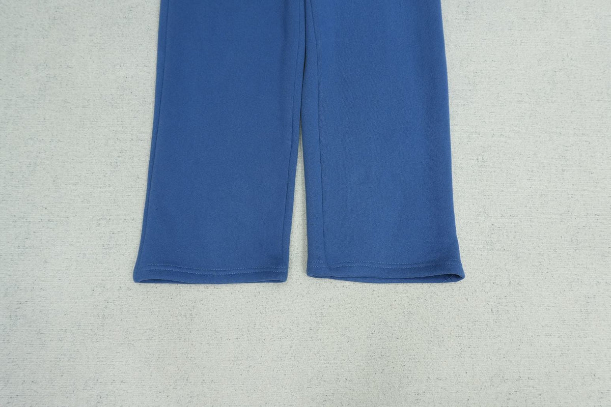 B - SWEATPANTS