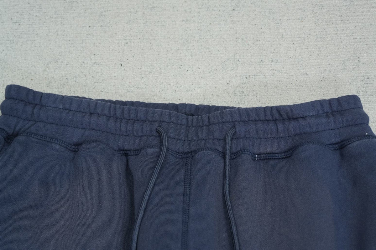 S - SWEATPANTS
