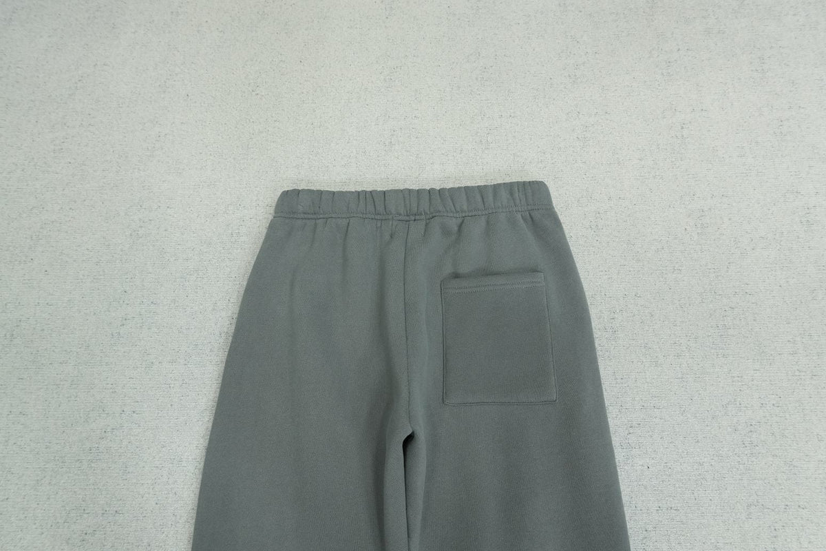 B - SWEATPANTS