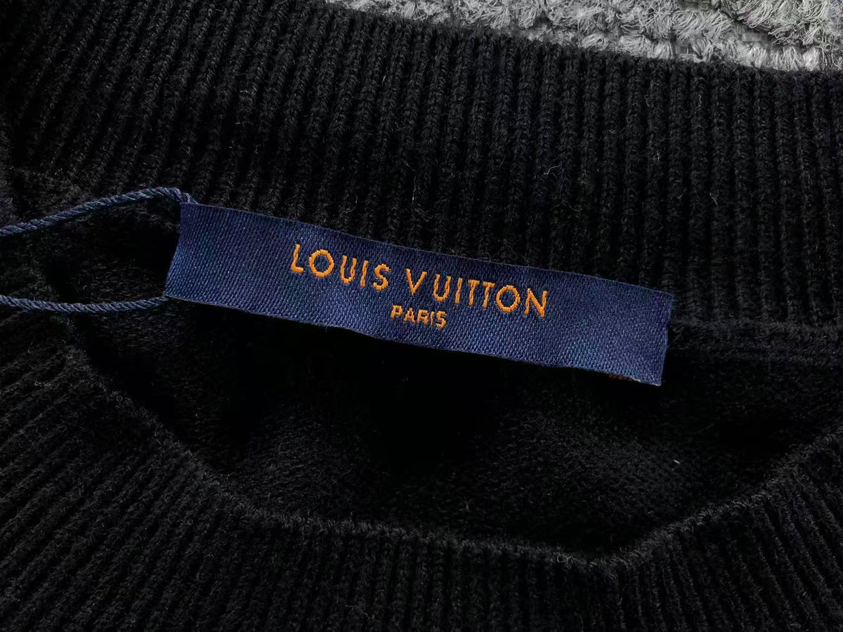L - SWEATER
