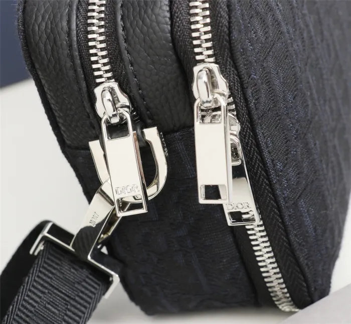 D - TASCHE