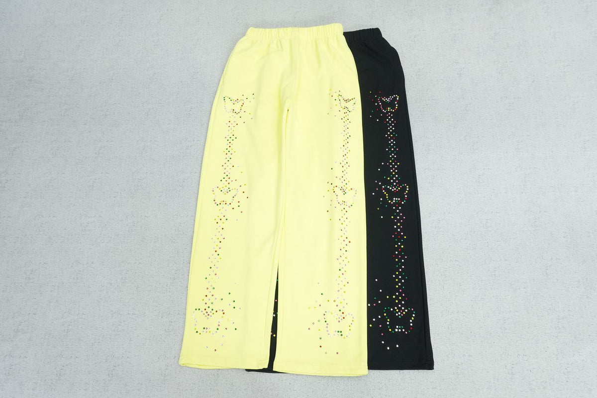 B - SWEATPANTS