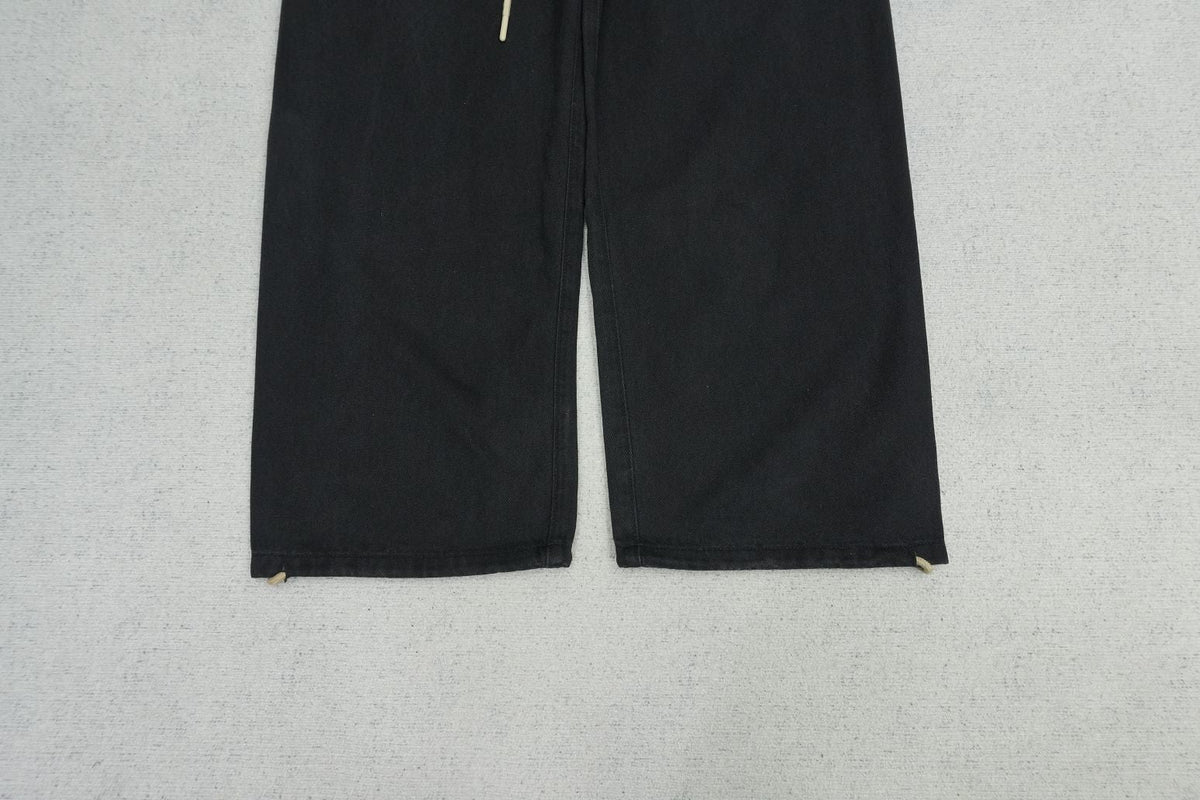 F - SWEATPANTS