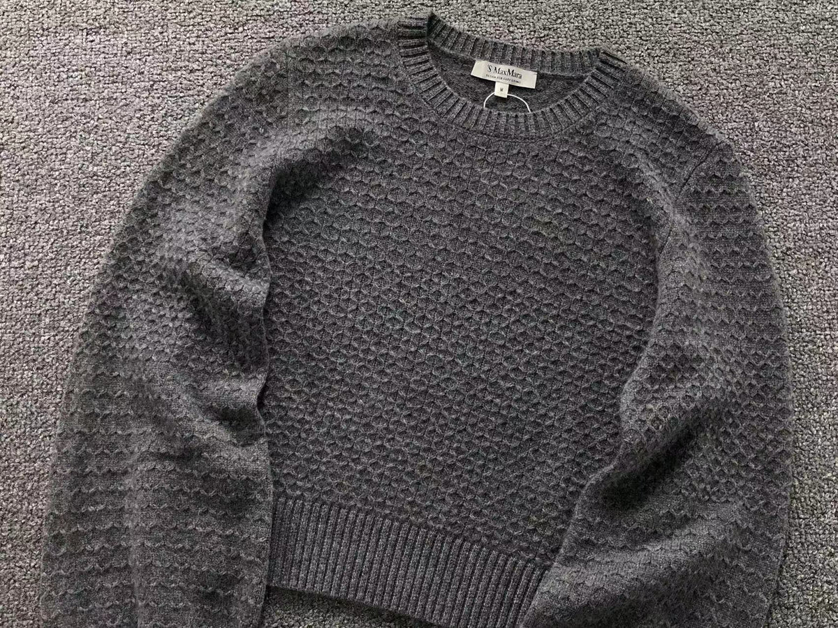 M - SWEATER