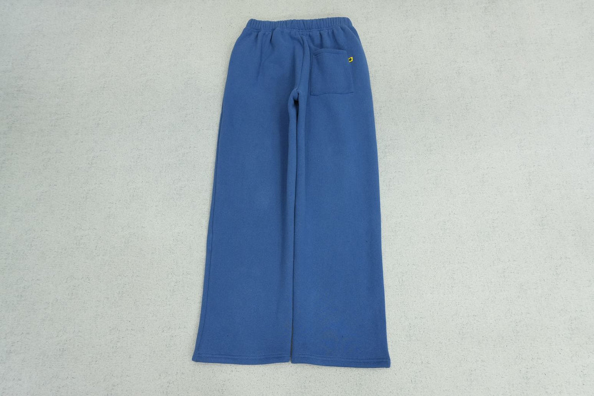 B - SWEATPANTS
