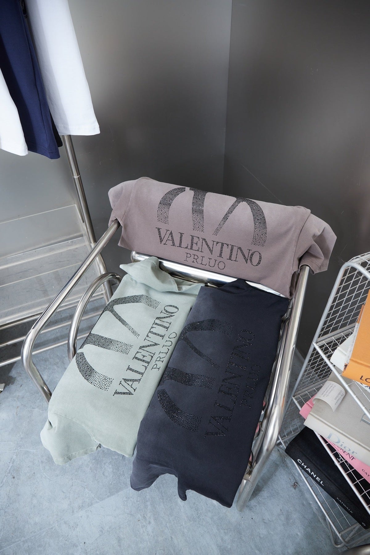 V - TSHIRT