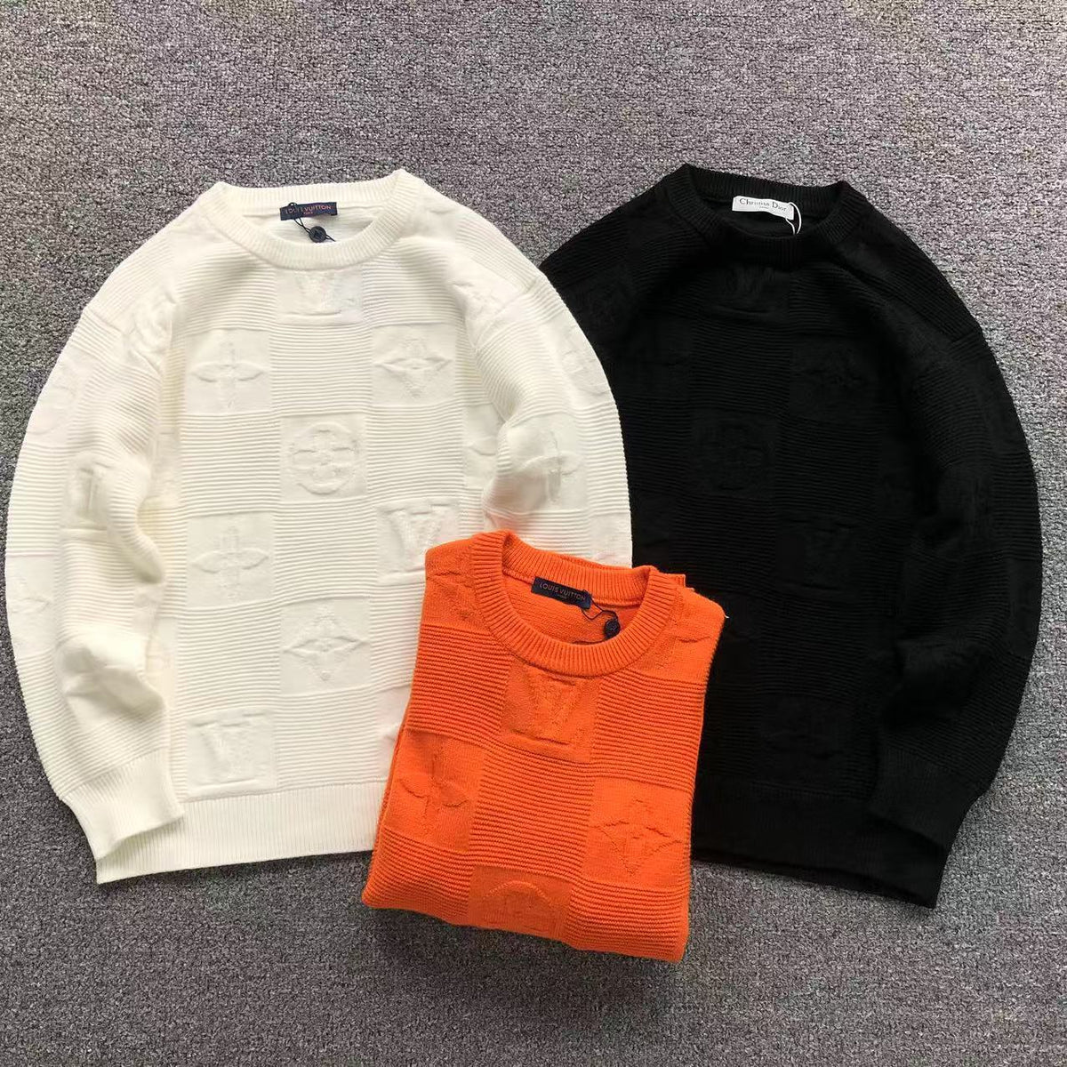 L - SWEATER
